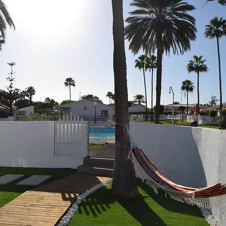 White Exclusive Bungalow. 2 Rooms, Garden & Pool. Holiday home Maspalomas (Gran Canaria)
