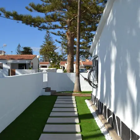 White Exclusive Bungalow. 2 Rooms, Garden & Pool. Holiday home Maspalomas (Gran Canaria)