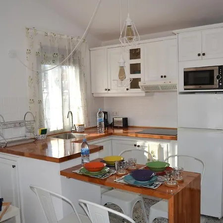 Holiday home White Exclusive Bungalow. 2 Rooms, Garden & Pool. *