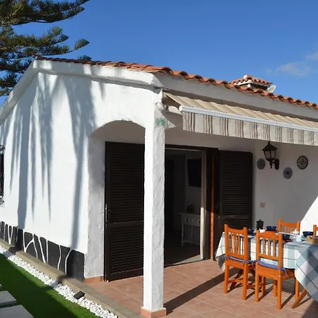 White Exclusive Bungalow. 2 Rooms, Garden & Pool. Holiday home Maspalomas (Gran Canaria)