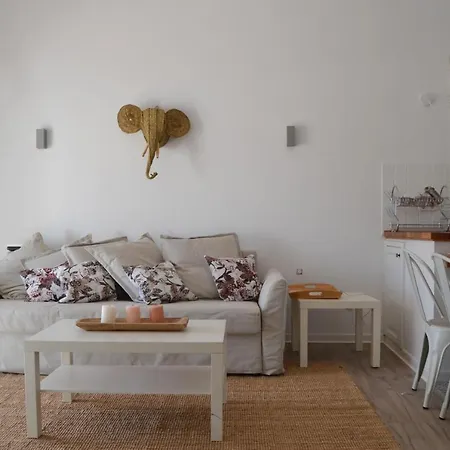 White Exclusive Bungalow. 2 Rooms, Garden & Pool. Holiday home
