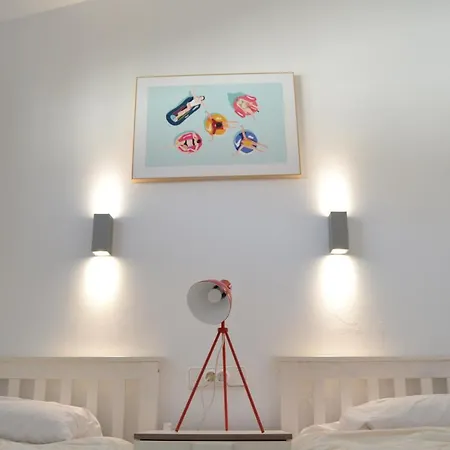 White Exclusive Bungalow. 2 Rooms, Garden & Pool. Сasa de vacaciones *