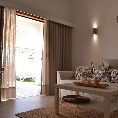 White Exclusive Bungalow. 2 Rooms, Garden & Pool. Maspalomas (Gran Canaria)