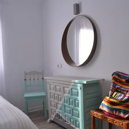 White Exclusive Bungalow. 2 Rooms, Garden & Pool. Сasa de vacaciones *